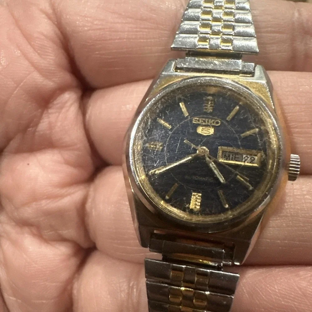 Working Seiko 5 Ladies Vintage Gold-Tone Day/Date Automatic Watch 4206-0480 25mm